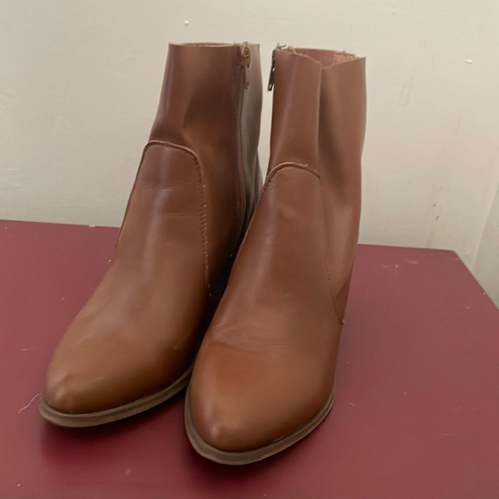 Brown zip bootie
